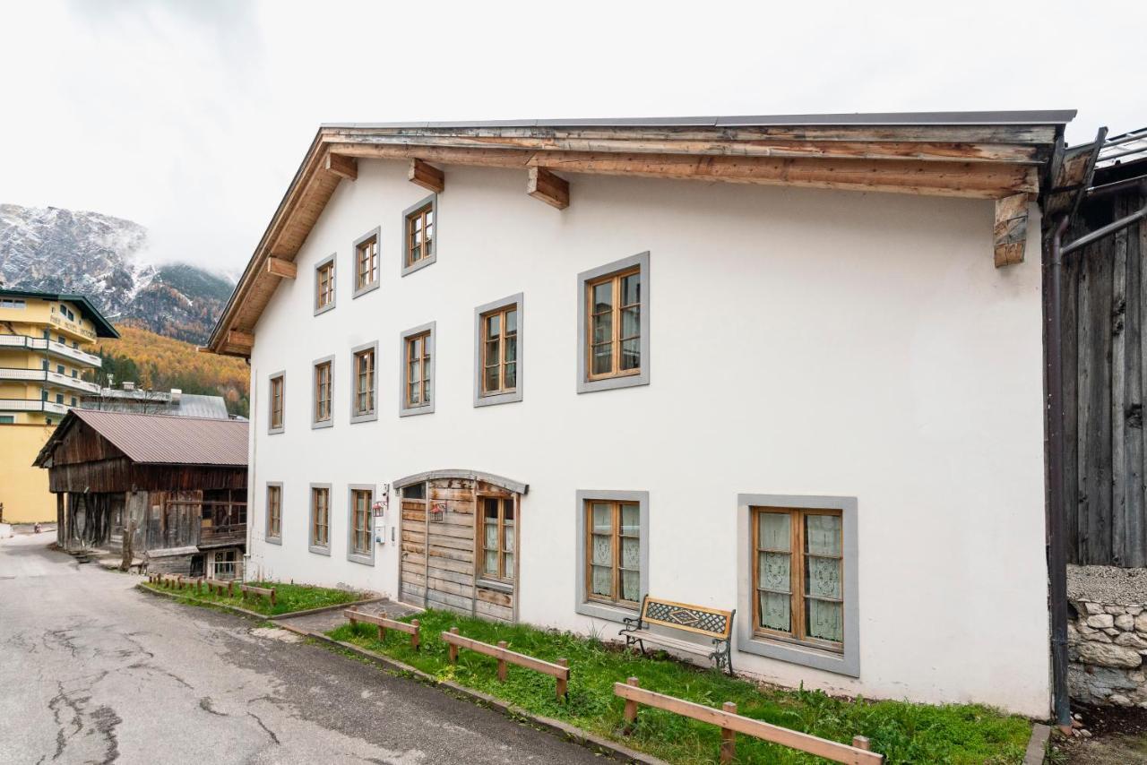 Villa S. Francesco - Stayincortina コルティーナ・ダンペッツォ エクステリア 写真